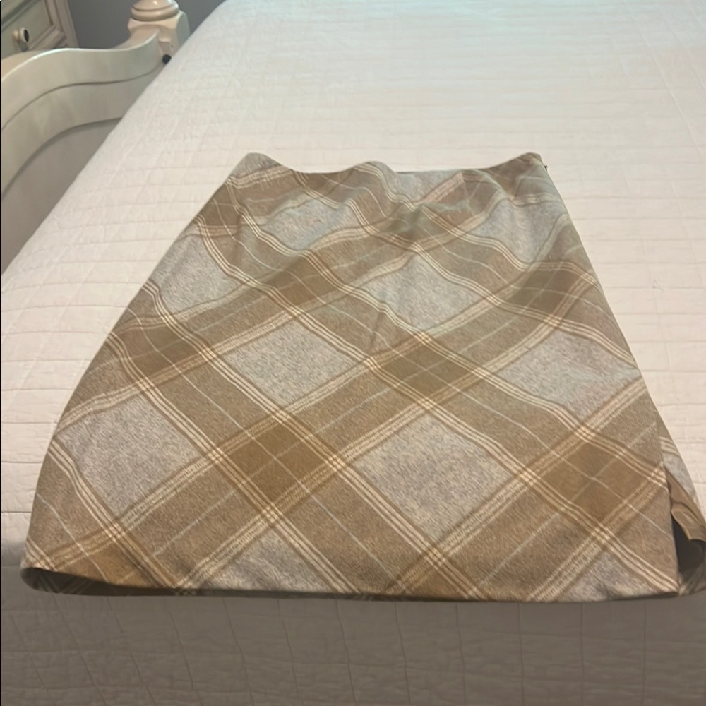 Ann Taylor Tan and Cream Pencil Skirt